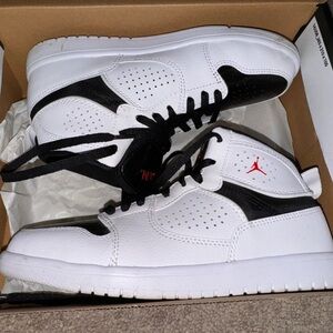 Jordan’s Size 3, like new